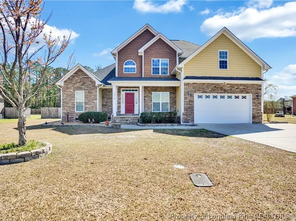 2816 Sand Trap Ln, Hope Mills, NC 28348