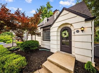 209 NE Briarcliff Rd, Kansas City, MO 64116