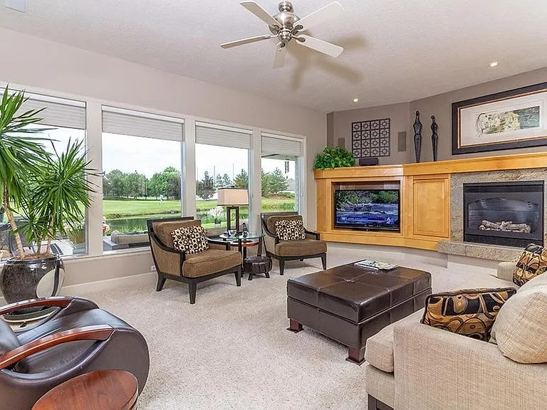260 W Oakhampton Dr — Photo 2