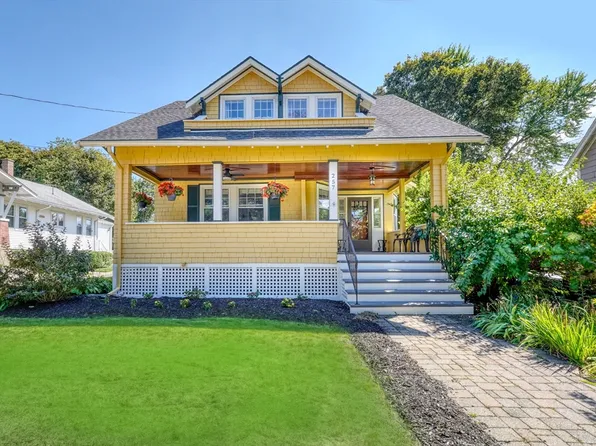 257 1st St, Melrose, MA 02176