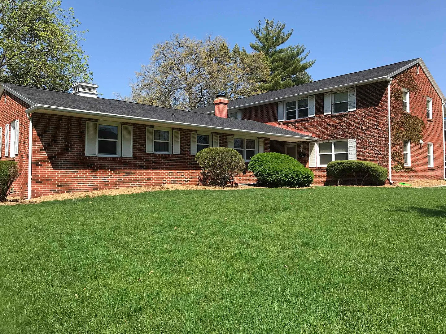 1828 Douglas Ave. — Photo 3