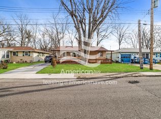 2107 Windsor St, Pekin, IL 61554