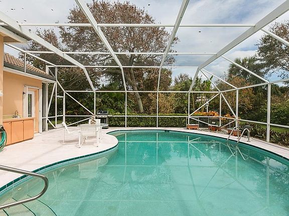 4th image of 2140 Waltons Ct