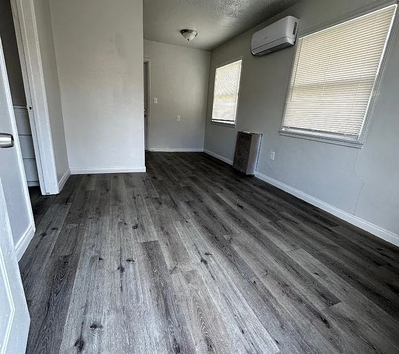 115 1/2 Woodrow Ave #A