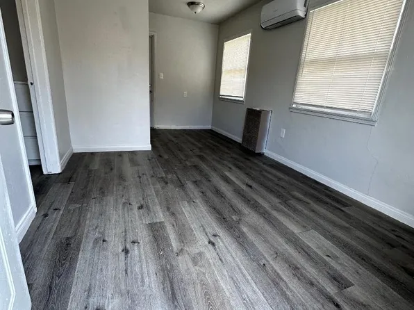 115 1/2 Woodrow Ave, Bakersfield, CA