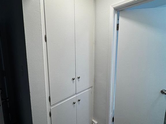 3rd image of 510 N Harvard Blvd APT 19