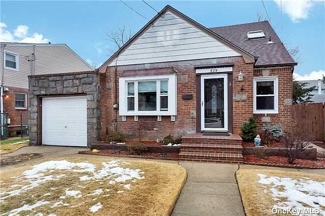 1st image of 829 Bradley St