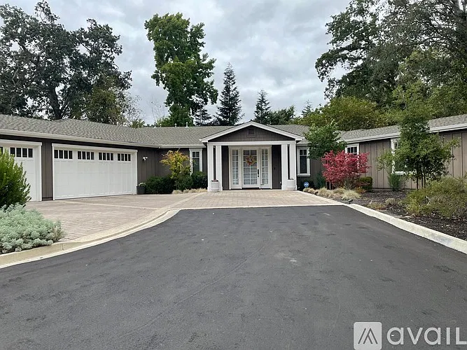 5 bed, 5.5 bath, 4764 sqft, $12,000 — Photo 4