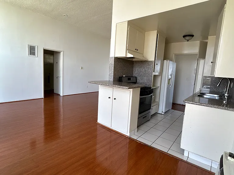 620 N Wilcox Ave — Photo 5