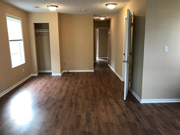 4th image of 484 W 4th St