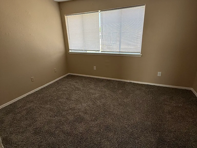 218 Jason Dr — Photo 6