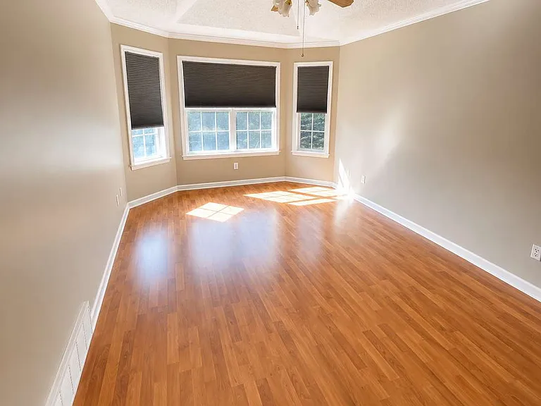 9901 Woodland Bend Dr — Photo 9