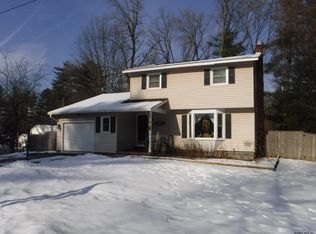 1 Dover Pl, Halfmoon, NY 12065