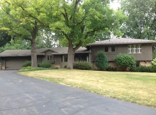 28 Circle W, Edina, MN 55436
