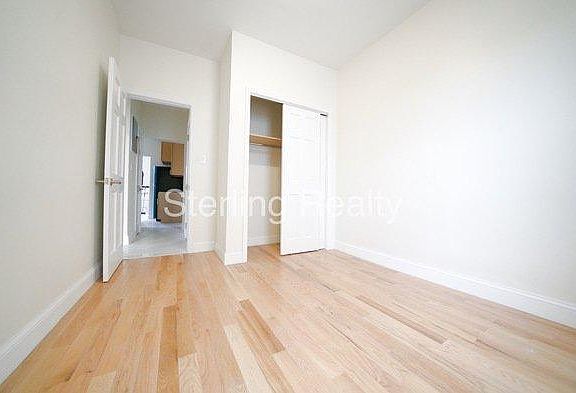 4th image of 2375 23rd St