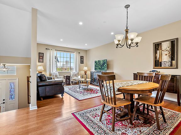 4th image of 754 Sanborn St #196