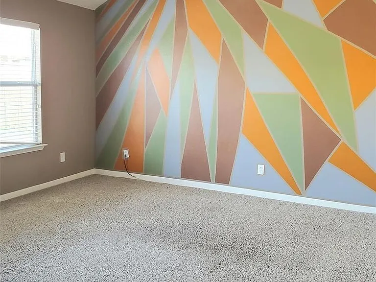 313 Magnolia Dr — Photo 2