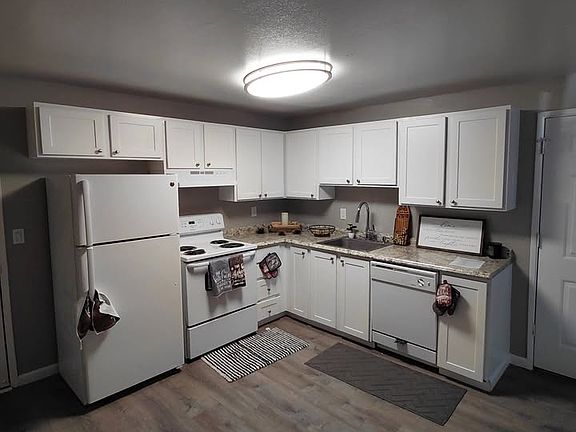 4th image of 2960 M St SE #17