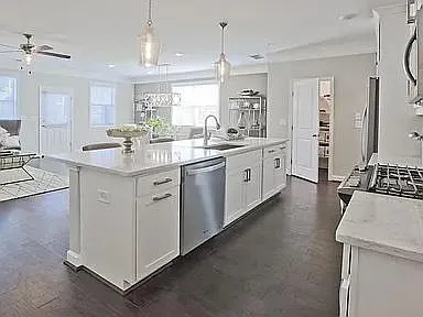 1917 Carovel Way — Photo 3