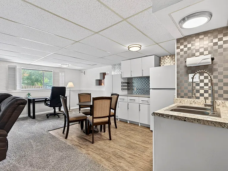 2335 Hempline Ct — Photo 33