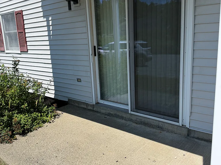 826 State St #1 — Photo 4