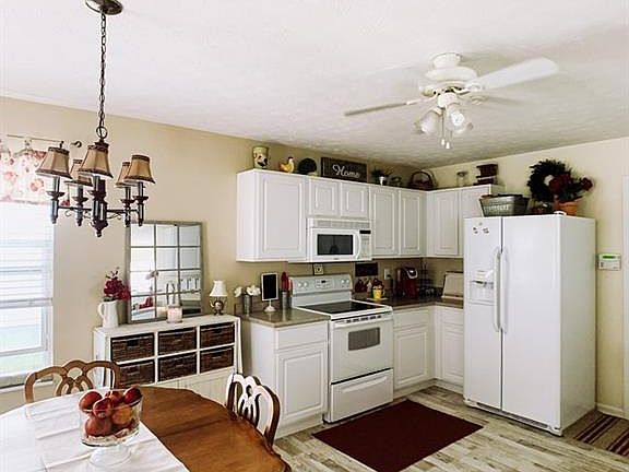 4th image of 6613 Camarillo Ct