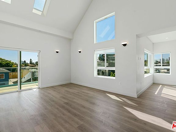 3rd image of 2336 Westwood Blvd #320