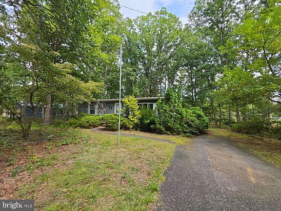 4th image of 17 Sandy Ln