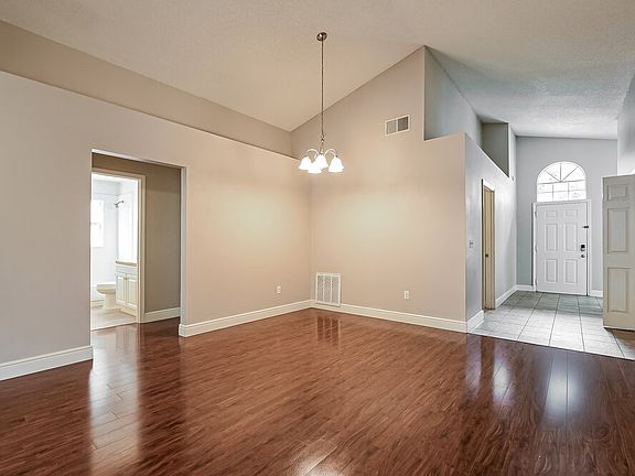 4th image of 813 Shell Ln