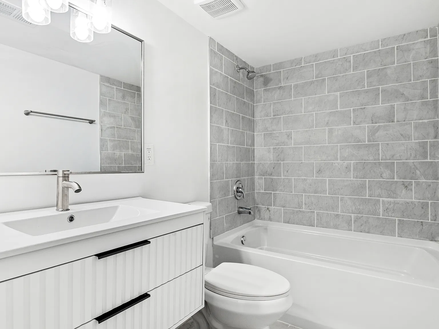 3 bed, 1200 sqft, $2,195 — Photo 1