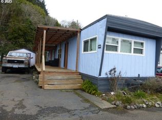168 Riggs Hill Ln, Winchester Bay, OR 97467