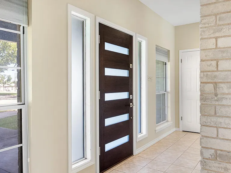 103 Crockett Dr — Photo 6