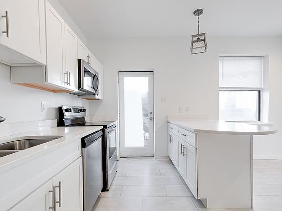 3rd image of 19 N Stafford Ave #3
