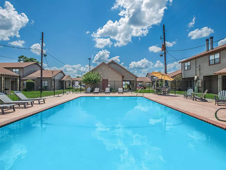 REGENCY PLACE APARTMENTS — Photo 27