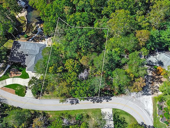 3rd image of 201 Meadowview Dr
