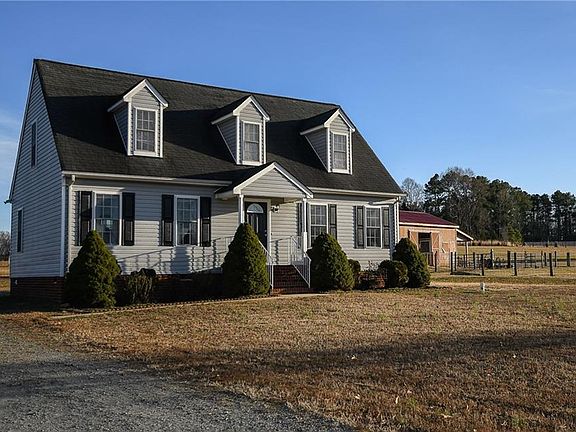 2nd image of 40 Mann Hill Farm Ct