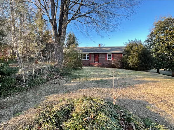 825 Fox Squirrel Ridge Rd, Pickens, SC 29671