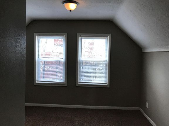 4th image of 1065 Winfield Ave #3