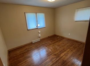 1620 Guernsey Ct, Waterloo, IA 50702