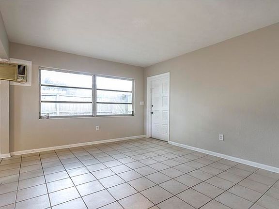 5th image of 313 N Saturn Ave