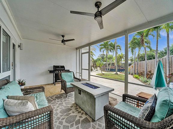 4th image of 1451 SW 18th Avenue