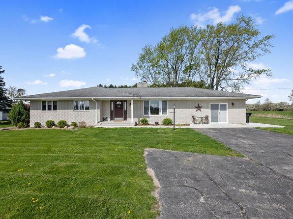 56915 Tulip Rd, New Carlisle, IN 46552