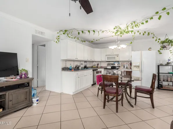 2501 E SOUTHGATE Avenue, Phoenix, AZ 85040
