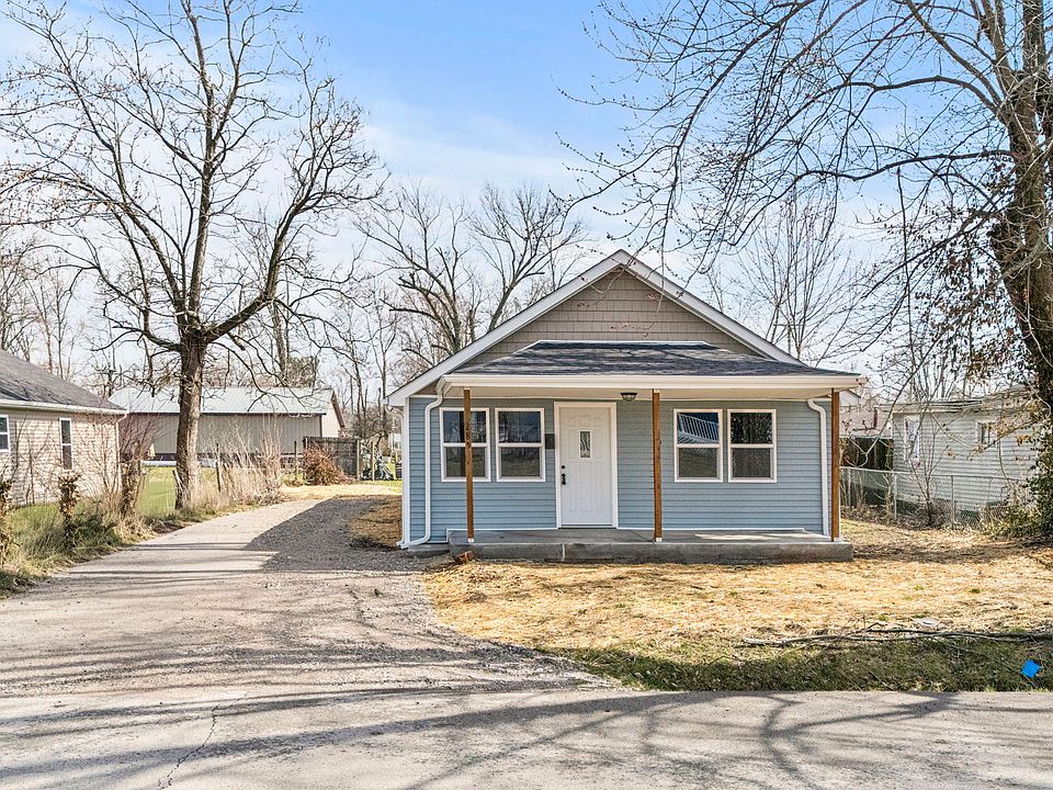 1st image of 285 Oak St