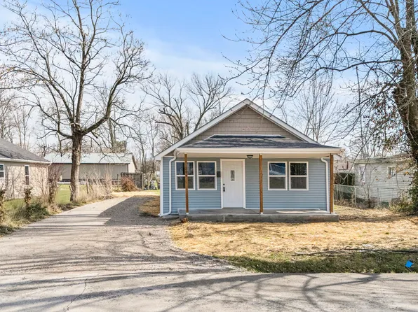 285 Oak St, Austin, IN 47102