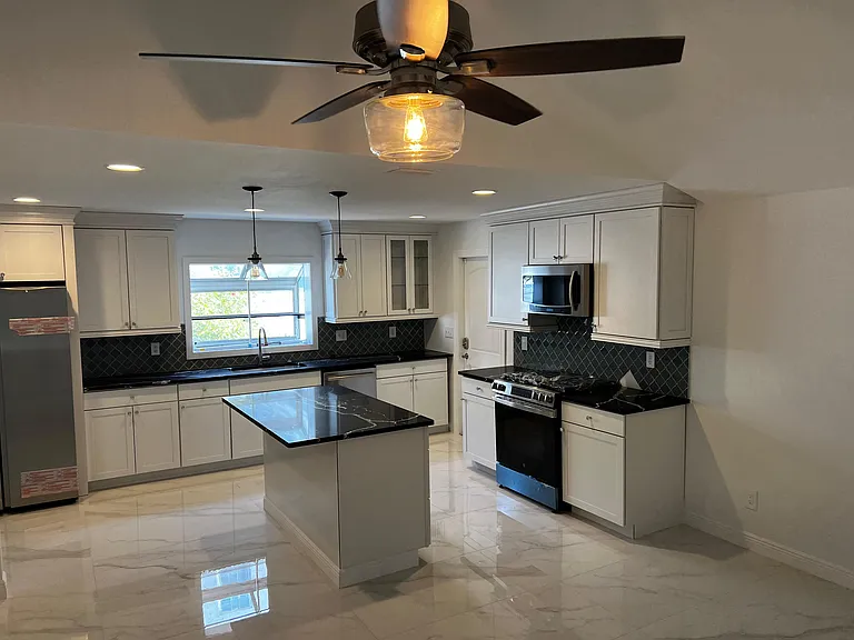 4831 W San Miguel St — Photo 2