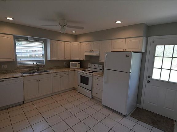 3rd image of 223 E High St