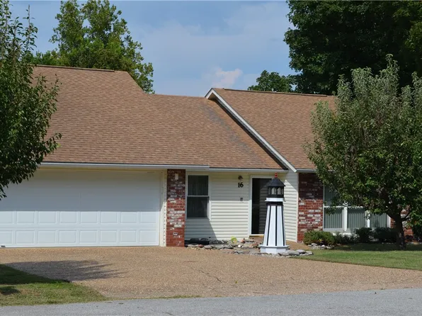 16 E Pittman St, Farmington, AR 72730