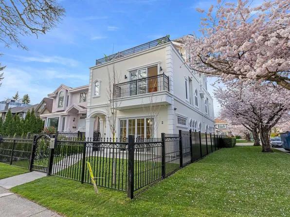 4503 W 15th Ave #1, Vancouver, BC V6R 3B3