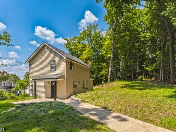 57 Hamburg Ave, Sussex Boro, NJ 07461